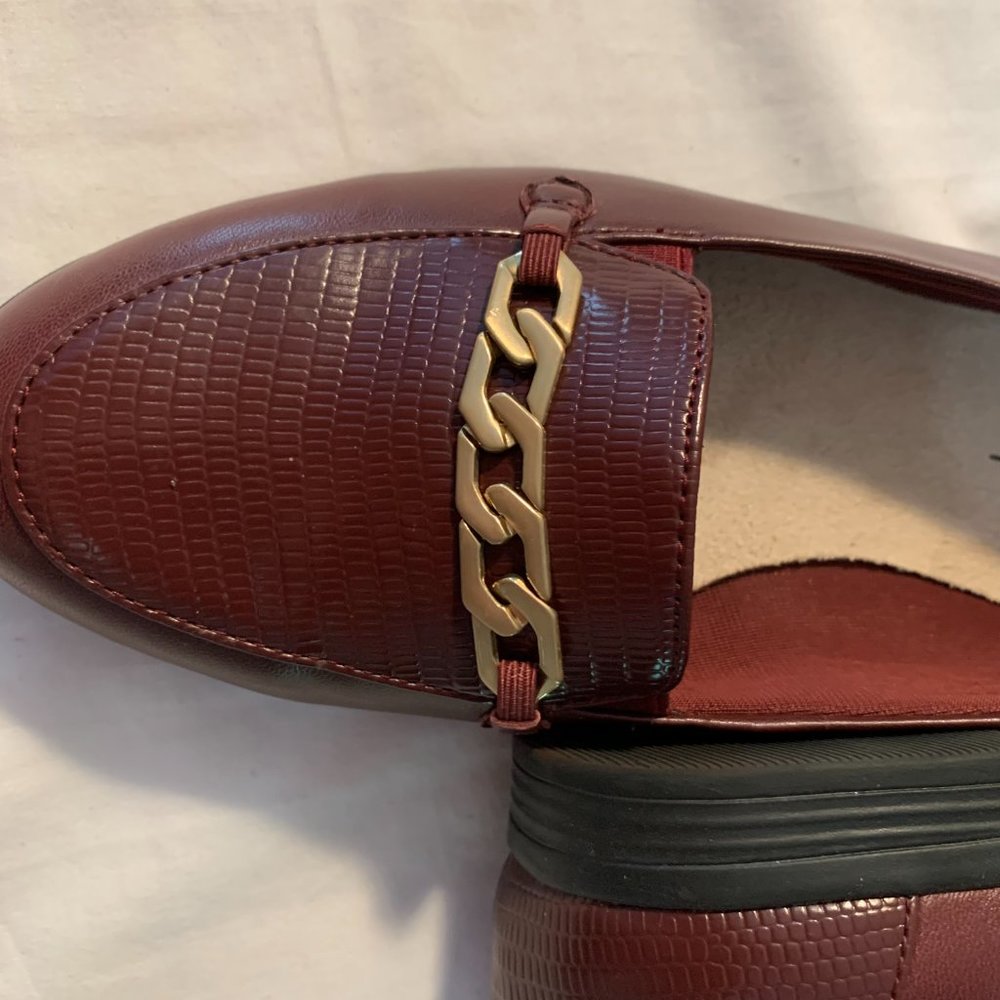 Trotters Anatasia Slip On Burgundy Loafer Size 5 EUC - Picture 4 of 7